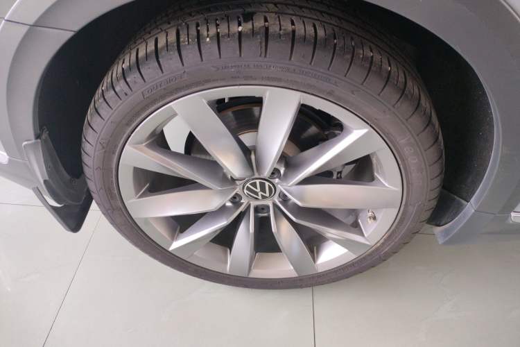 Used Volkswagen FAW-Volkswagen CC 2021 Estate Car 380TSI Vizion Edition Right Rear Wheel Hub