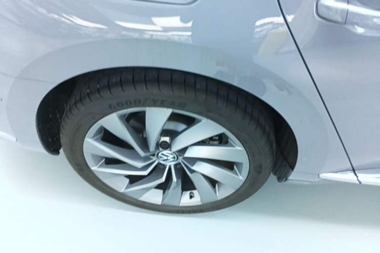Used Volkswagen FAW-Volkswagen CC 2021 380TSI Striking Edition Right Rear Wheel Hub