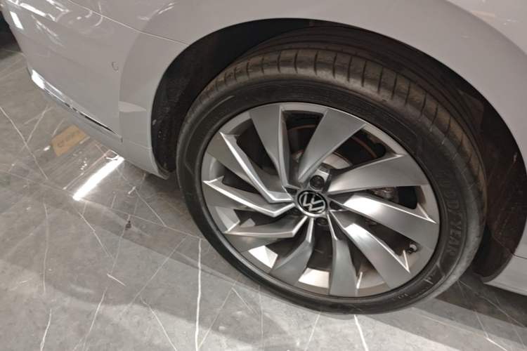 Used Volkswagen FAW-Volkswagen CC 2021 380TSI Striking Edition Right Rear Wheel Hub