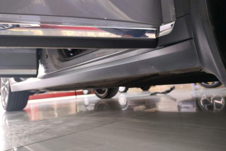 Used Volkswagen FAW-Volkswagen CC 2021 Estate Car 380TSI Vizion Edition Right Side Sill