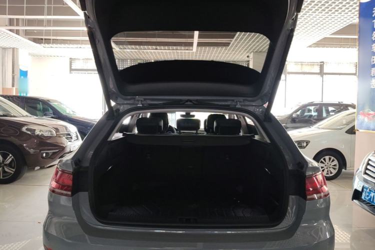 Used Volkswagen FAW-Volkswagen CC 2021 Estate Vehicle 380TSI Vizzion Edition Trunk
