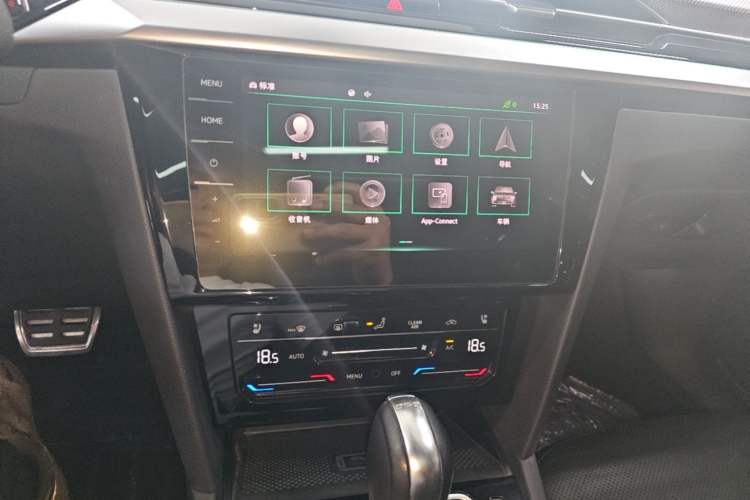 Used Volkswagen FAW-Volkswagen CC 2021 380TSI Striking Edition Audio And AC Panel