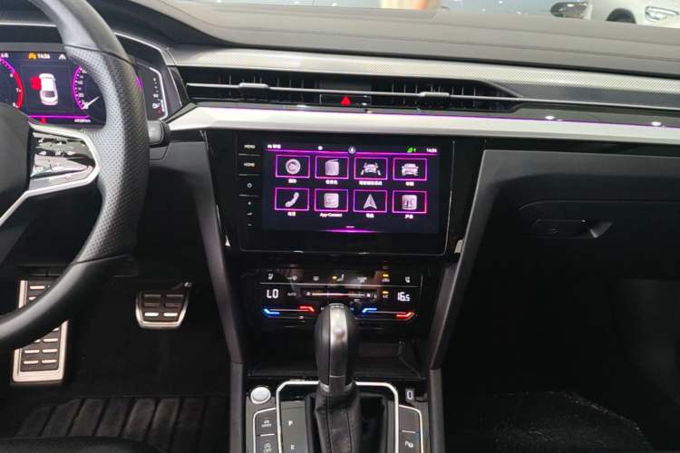 Used Volkswagen FAW-Volkswagen CC 2021 380TSI Striking Edition Audio And AC Panel