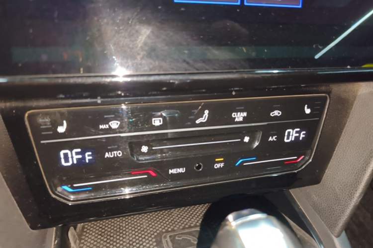 Used Volkswagen FAW-Volkswagen CC 2021 330TSI Ignite Edition Audio And AC Panel