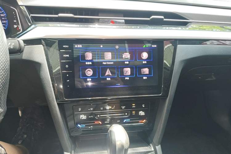 Used Volkswagen FAW-Volkswagen CC 2021 380TSI Striking Edition Audio And AC Panel