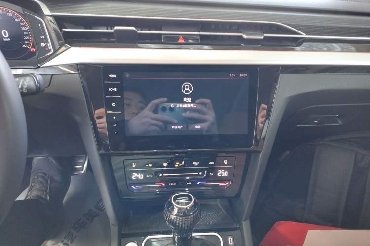 Used Volkswagen FAW-Volkswagen CC 2021 Estate Vehicle 380TSI Vizzion Edition Audio And AC Panel
