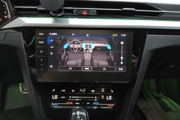Used Volkswagen FAW-Volkswagen CC 2021 Estate Car 330TSI Hunter Vision Edition Audio And AC Panel
