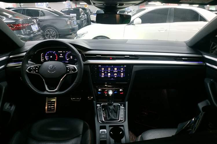 Used Volkswagen FAW-Volkswagen CC 2021 380TSI Striking Edition 30th Anniversary Model Center Console