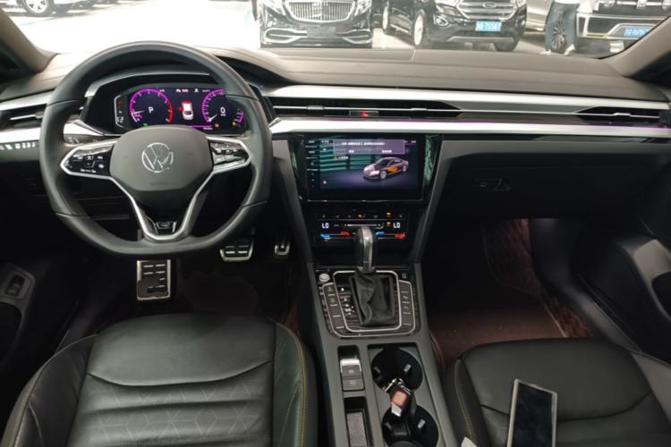 Used Volkswagen FAW-Volkswagen CC 2021 380TSI Striking Edition Center Console