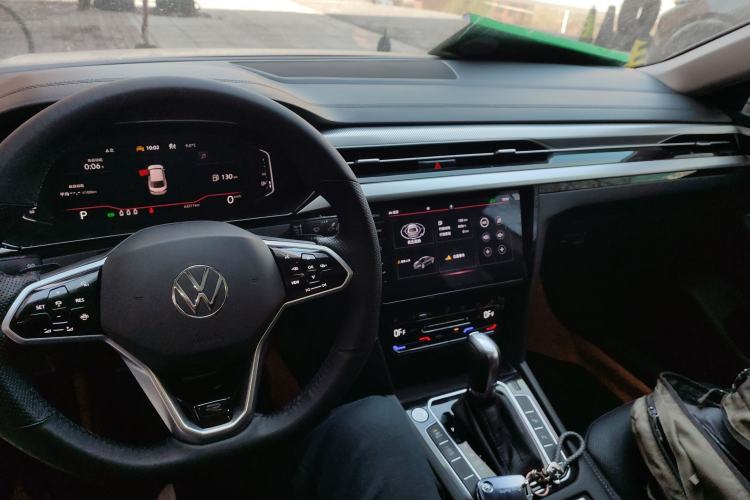 Used Volkswagen FAW-Volkswagen CC 2021 380TSI Striking Edition Center Console