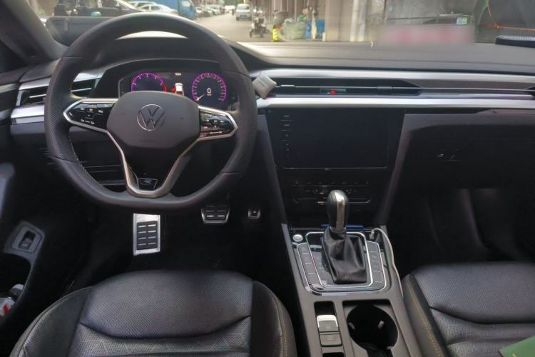 Used Volkswagen FAW-Volkswagen CC 2021 330TSI Launch Edition Center Console