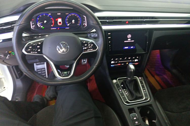 Used Volkswagen FAW-Volkswagen CC 2021 330TSI Ignite Edition Center Console