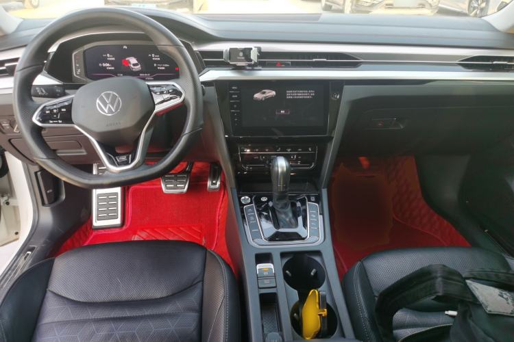Used Volkswagen FAW-Volkswagen CC 2021 380TSI Striking Edition Center Console