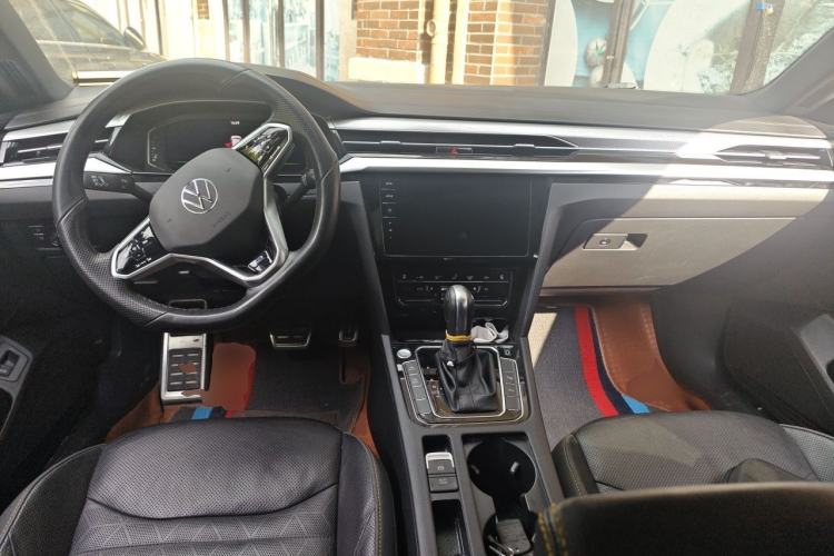 Used Volkswagen FAW-Volkswagen CC 2021 380TSI Striking Edition 30th Anniversary Model Center Console