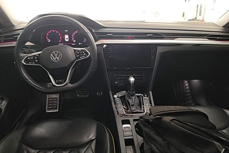Used Volkswagen FAW-Volkswagen CC 2021 380TSI Brilliant Edition Center Console