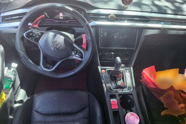 Used Volkswagen FAW-Volkswagen CC 2021 380TSI Striking Edition Center Console
