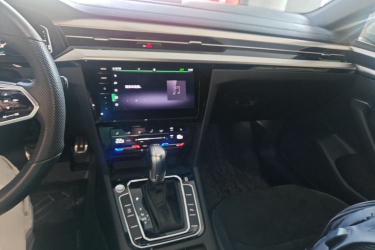 Used Volkswagen FAW-Volkswagen CC 2021 330TSI Ignite Edition Center Console