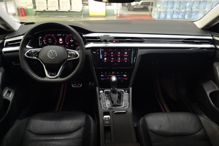 Used Volkswagen FAW-Volkswagen CC 2021 380TSI Striking Edition Center Console