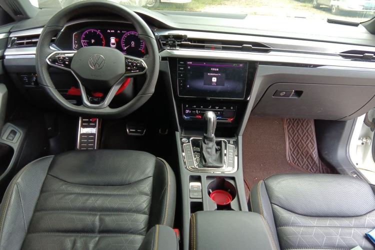 Used Volkswagen FAW-Volkswagen CC 2021 380TSI Striking Edition 30th Anniversary Model Center Console