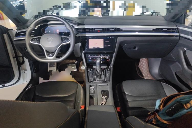 Used Volkswagen FAW-Volkswagen CC 2021 380TSI Striking Edition Center Console