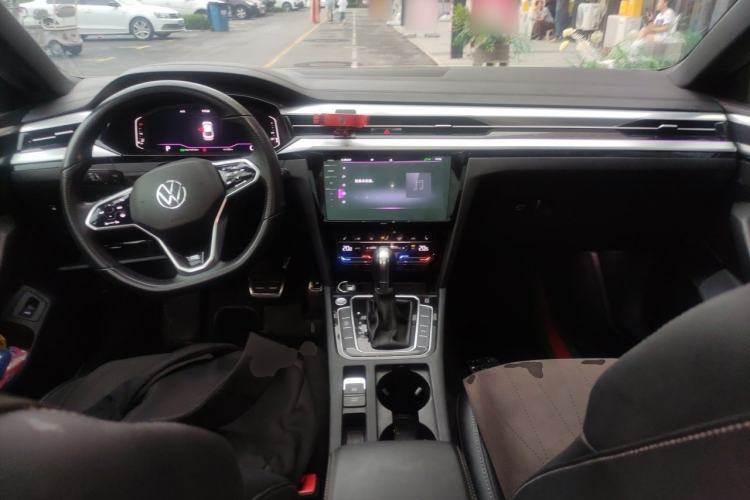 Used Volkswagen FAW-Volkswagen CC 2021 330TSI Ignite Edition Center Console