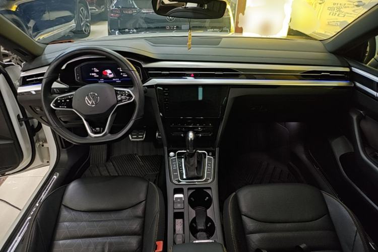 Used Volkswagen FAW-Volkswagen CC 2021 380TSI Striking Edition Center Console
