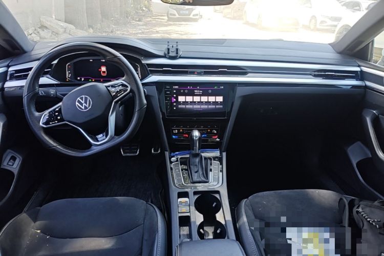 Used Volkswagen FAW-Volkswagen CC 2021 330TSI Ignite Edition Center Console