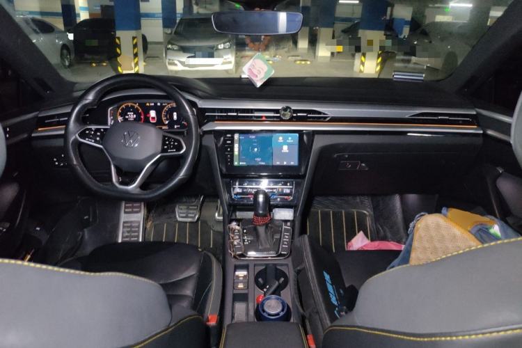 Used Volkswagen FAW-Volkswagen CC 2021 380TSI Striking Edition Center Console