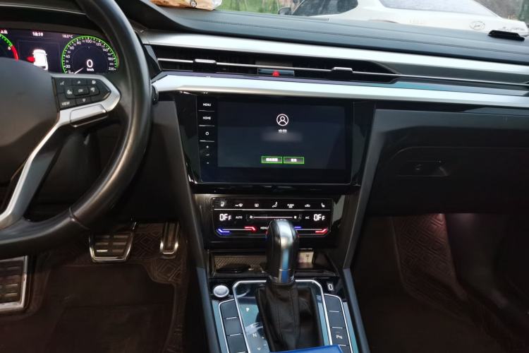 Used Volkswagen FAW-Volkswagen CC 2021 Estate Car 330TSI Hunter Vision Edition Center Console
