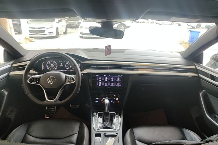 Used Volkswagen FAW-Volkswagen CC 2021 380TSI Striking Edition Center Console