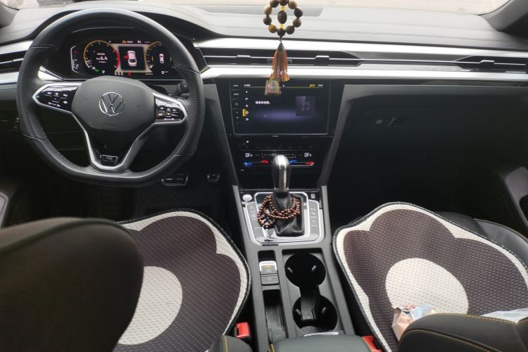 Used Volkswagen FAW-Volkswagen CC 2021 380TSI Striking Edition Center Console