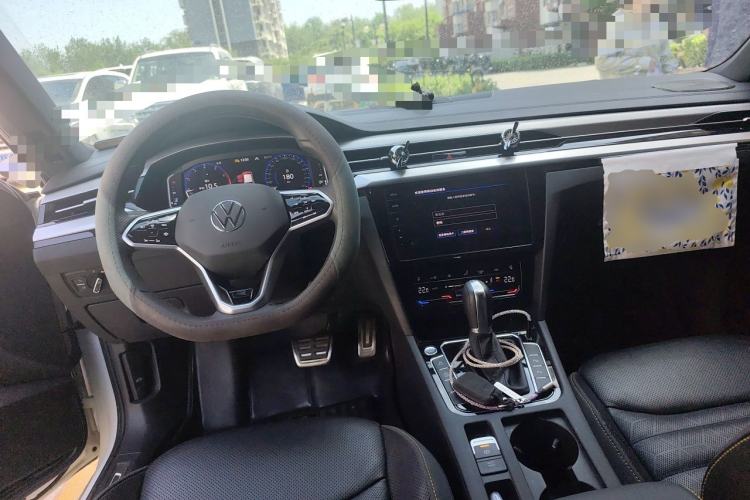 Used Volkswagen FAW-Volkswagen CC 2021 380TSI Striking Edition Center Console