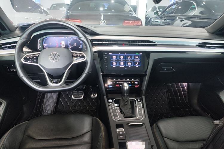 Used Volkswagen FAW-Volkswagen CC 2021 380TSI Striking Edition Center Console