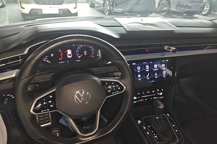 Used Volkswagen FAW-Volkswagen CC 2021 380TSI Brilliant Edition Center Console