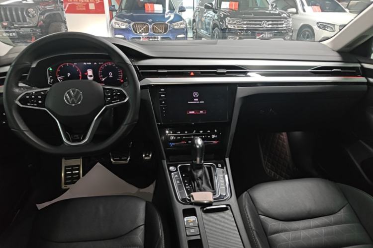 Used Volkswagen FAW-Volkswagen CC 2021 380TSI Striking Edition Center Console