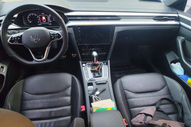 Used Volkswagen FAW-Volkswagen CC 2021 380TSI Striking Edition Center Console