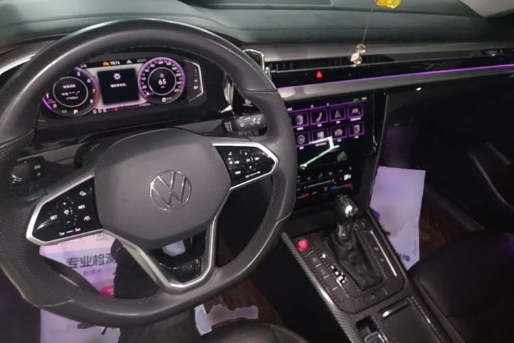 Used Volkswagen FAW-Volkswagen CC 2021 380TSI Striking Edition Center Console