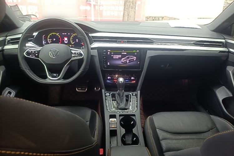 Used Volkswagen FAW-Volkswagen CC 2021 380TSI Striking Edition Center Console