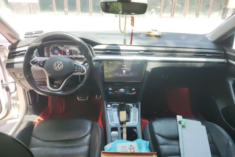 Used Volkswagen FAW-Volkswagen CC 2021 380TSI Striking Edition Center Console