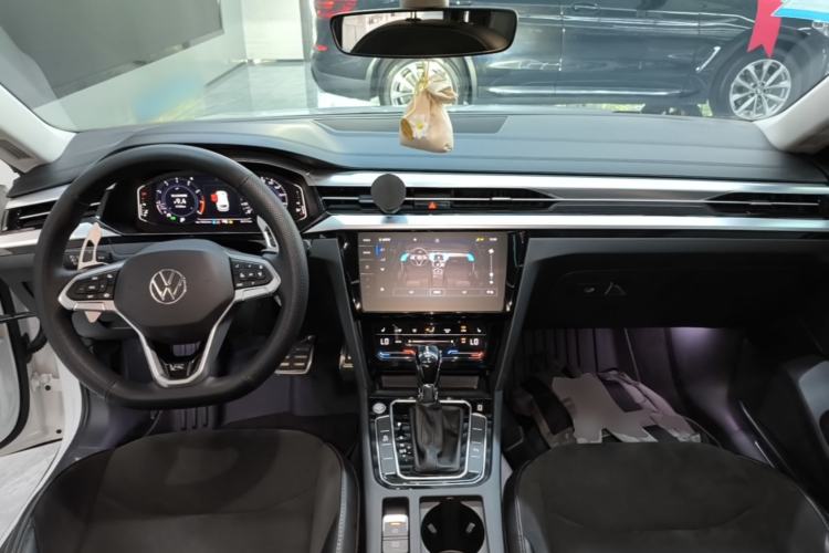 Used Volkswagen FAW-Volkswagen CC 2021 Estate Car 330TSI Hunter Vision Edition Center Console