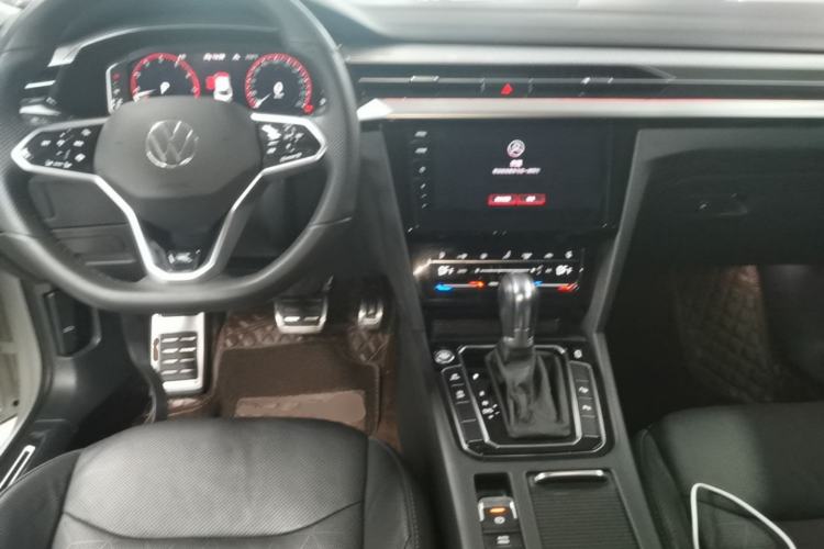 Used Volkswagen FAW-Volkswagen CC 2021 380TSI Striking Edition Center Console