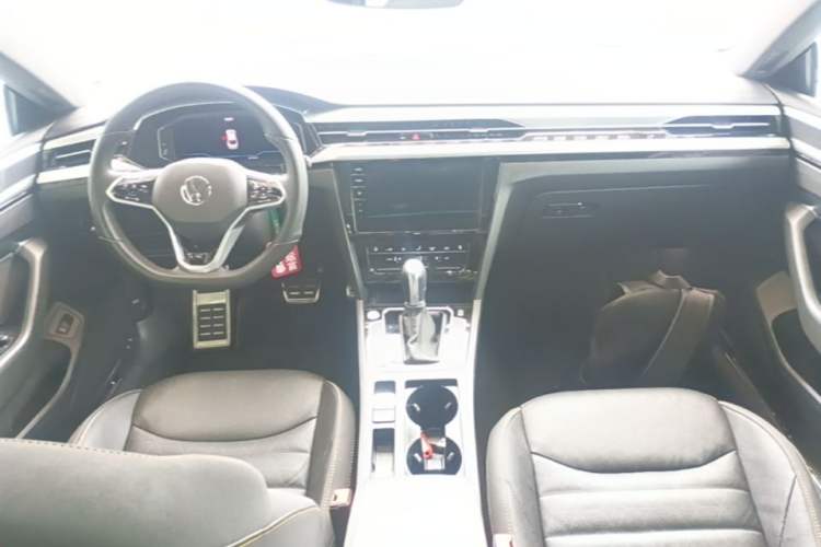 Used Volkswagen FAW-Volkswagen CC 2021 380TSI Striking Edition Center Console