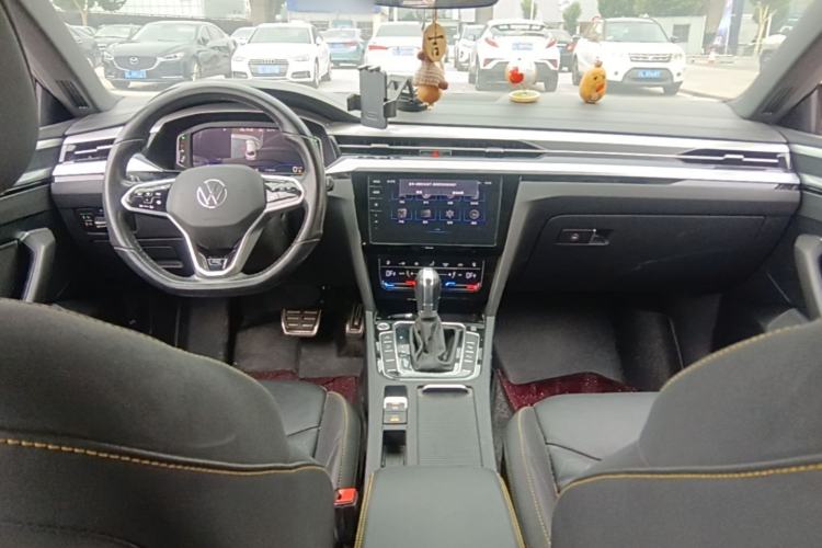 Used Volkswagen FAW-Volkswagen CC 2021 380TSI Striking Edition Center Console