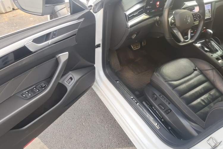 Used Volkswagen FAW-Volkswagen CC 2021 380TSI Striking Edition Driver Seat