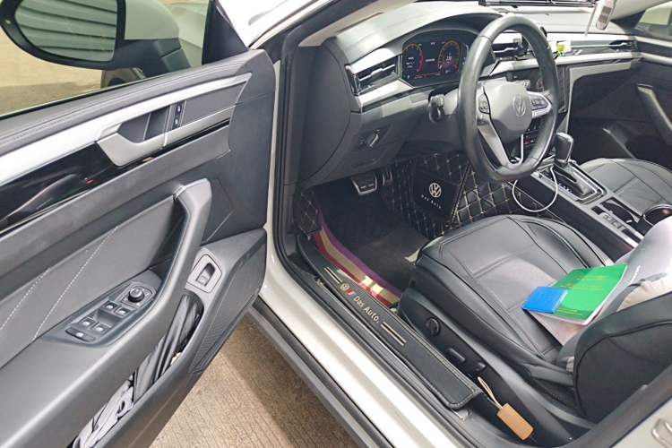 Used Volkswagen FAW-Volkswagen CC 2021 Estate Car 330TSI Hunter Vision Edition Driver Seat