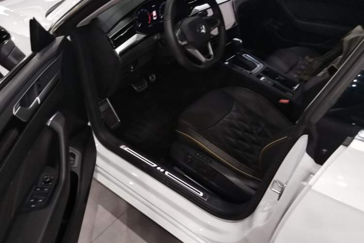 Used Volkswagen FAW-Volkswagen CC 2021 380TSI Brilliant Edition Driver Seat