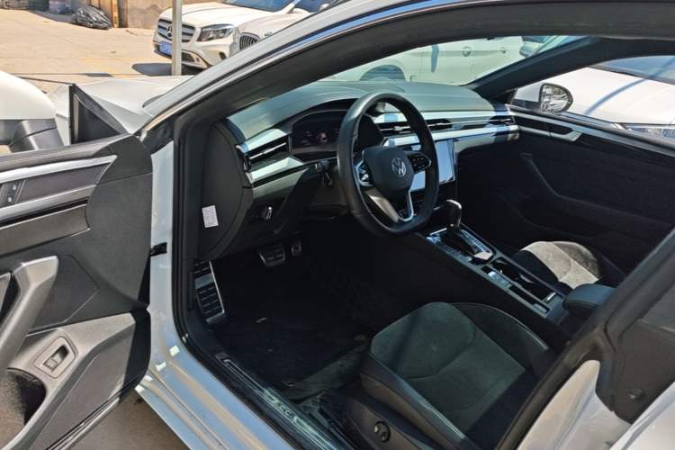 Used Volkswagen FAW-Volkswagen CC 2021 330TSI Ignite Edition Driver Seat
