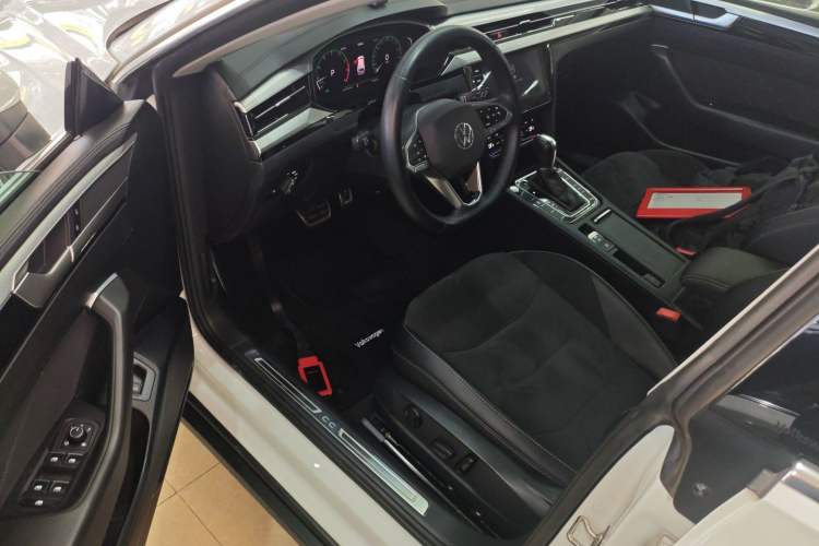 Used Volkswagen FAW-Volkswagen CC 2021 Estate Car 330TSI Hunter Vision Edition Driver Seat