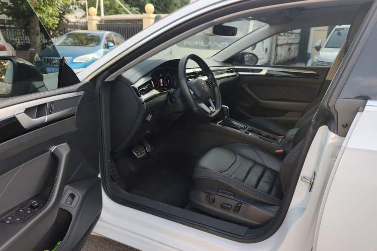 Used Volkswagen FAW-Volkswagen CC 2021 380TSI Striking Edition Driver Seat
