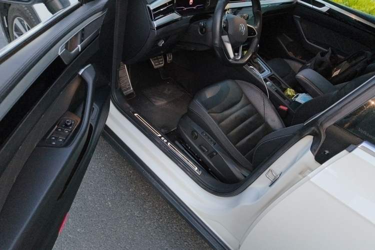 Used Volkswagen FAW-Volkswagen CC 2021 Estate Car 380TSI Vizion Edition Driver Seat